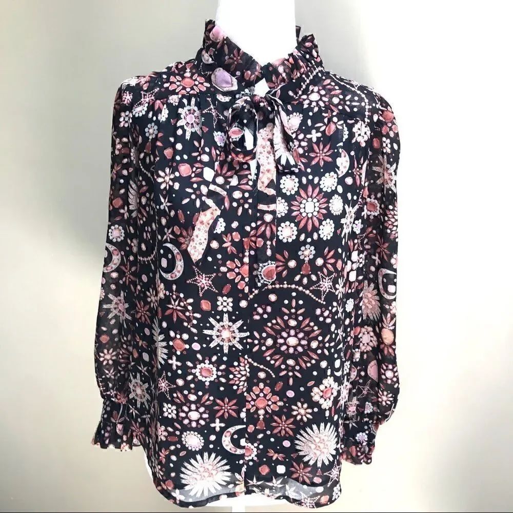 Ann Taylor ruffled collar top wit tie. Size   SP